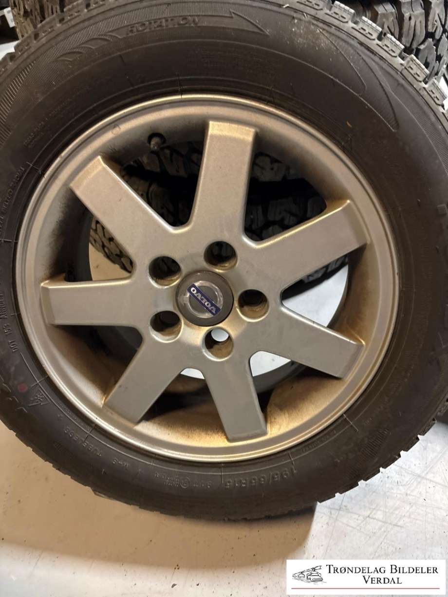 Hjulsett aluminium vinter til Volvo V50 2007-2012 (Fase 2) (ROADX|195/65R15|DOT: 2025|DYBDE: 9MM)