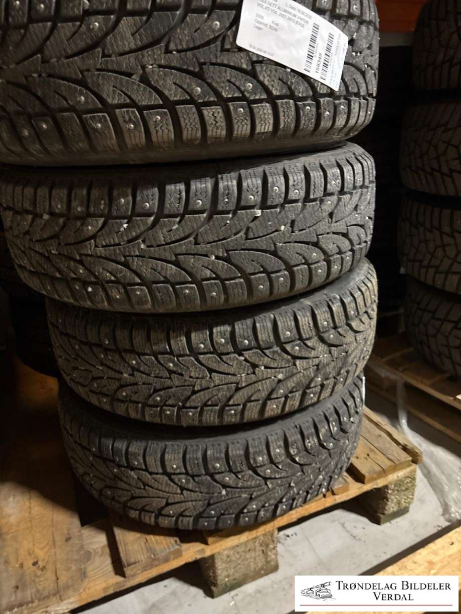 Hjulsett aluminium vinter til Volvo V50 2007-2012 (Fase 2) (ROADX|195/65R15|DOT: 2025|DYBDE: 9MM)