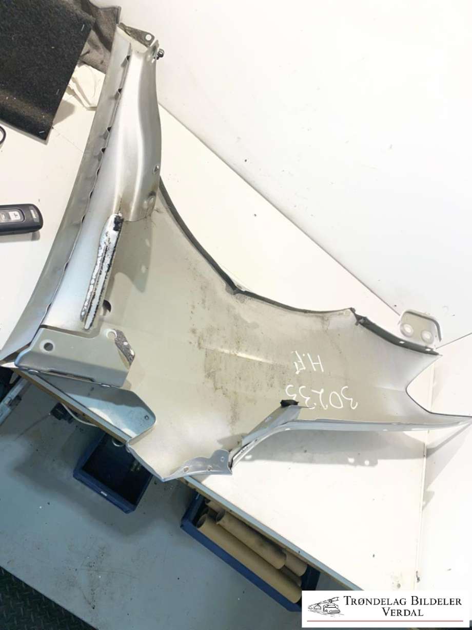 Skjerm høyre foran til VW Caddy 2015-2020 (Type III, Fase 3) (2K5 821 022 B|YTTERFARGE: 8E/A7W|)