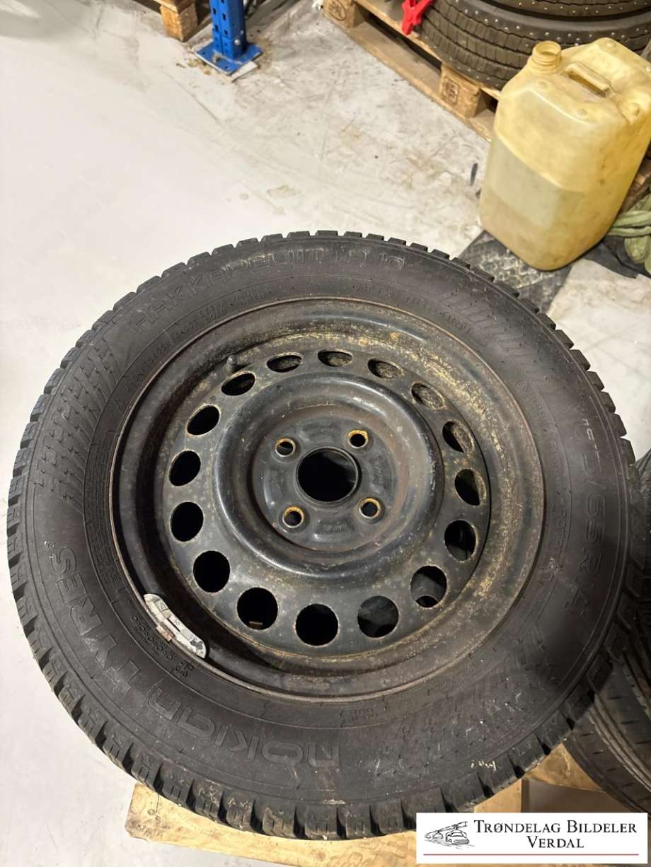 Hjulsett stål vinter til Subaru Justy 2003-2007 (Type III) (NOKIAN HAKKA 10|175/65R14|DOT: 1121|DYBDE: 8MM)