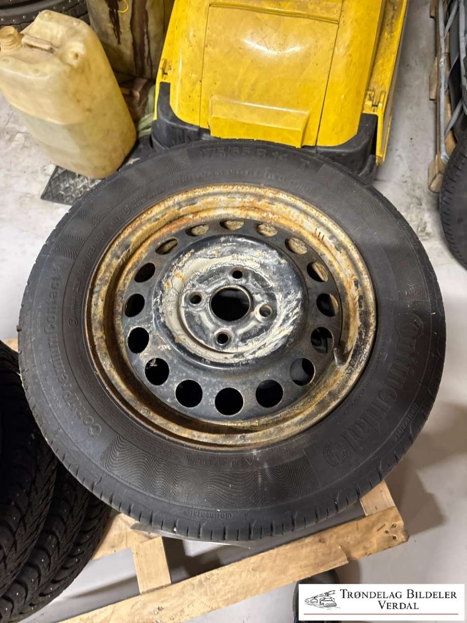 Hjulsett stål sommer til Subaru Justy 2003-2007 (Type III)  (CONTINENTAL PREMIUM 5|175/65R14|DOT: 0817|DYBDE: 7MM)