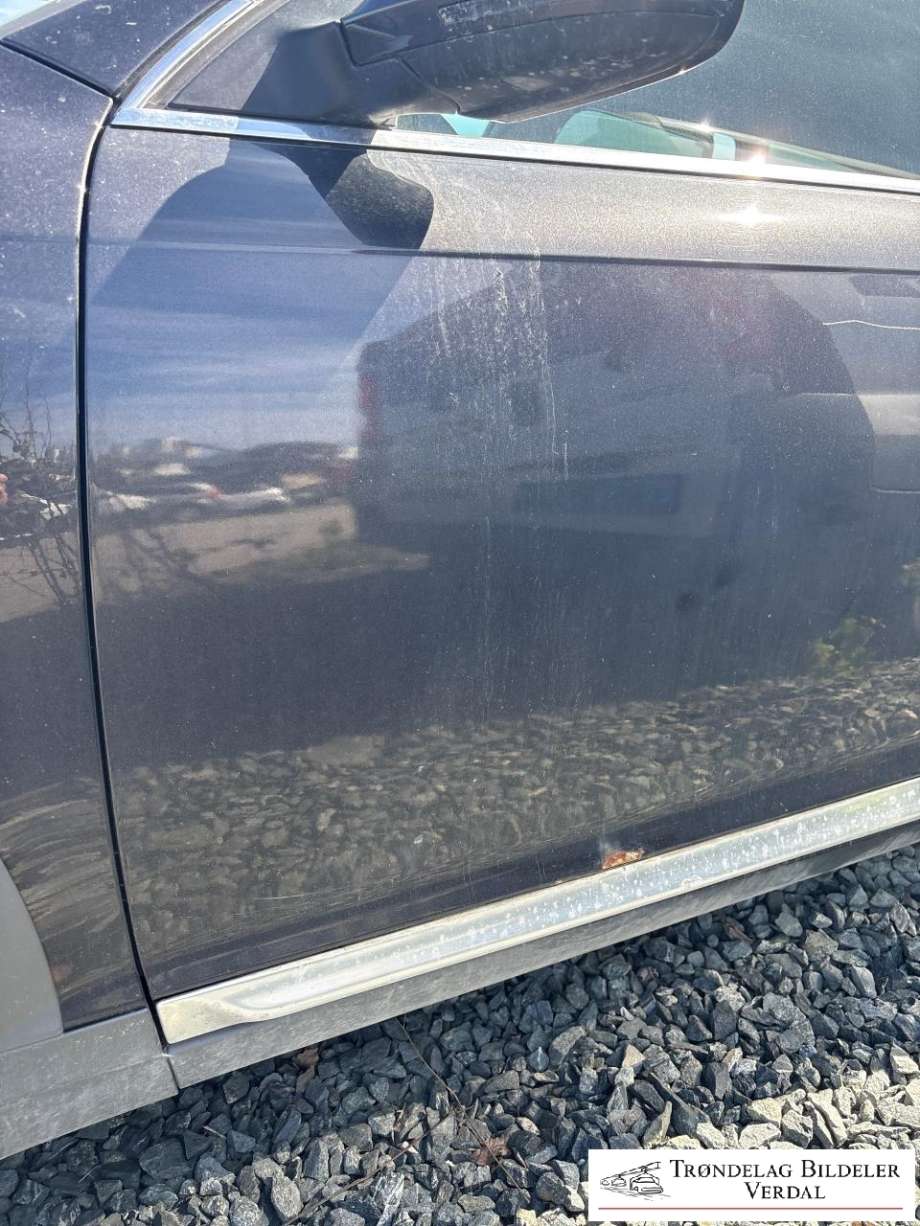 Dør venstre foran til Audi A6, Allroad, 2008-2011 (Type II, Fase 2) (C6) (C6)