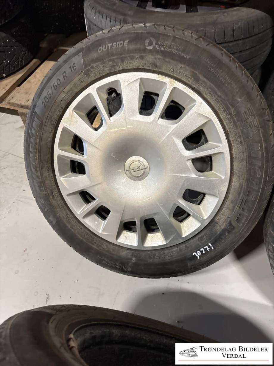 Hjulsett stål sommer til Opel Combo E 2019-->>  (MICHELLIN|205/60R16|DOT: 5022|DYBDE: 6|5MM)