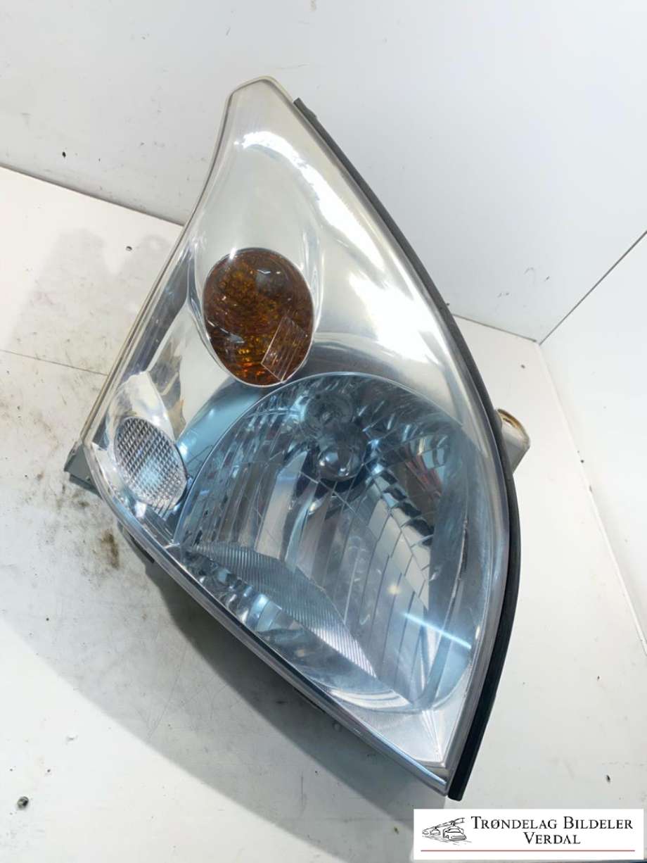 Frontlykt høyre halogen til Toyota Land Cruiser 120, 2002-2009
