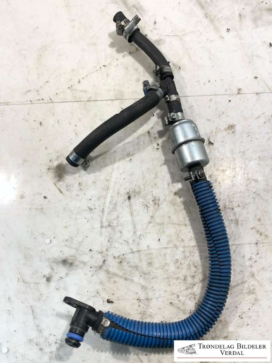 Dyseskinne (fuelrail) til Snøscooter Lynx øvrige 0-->>  