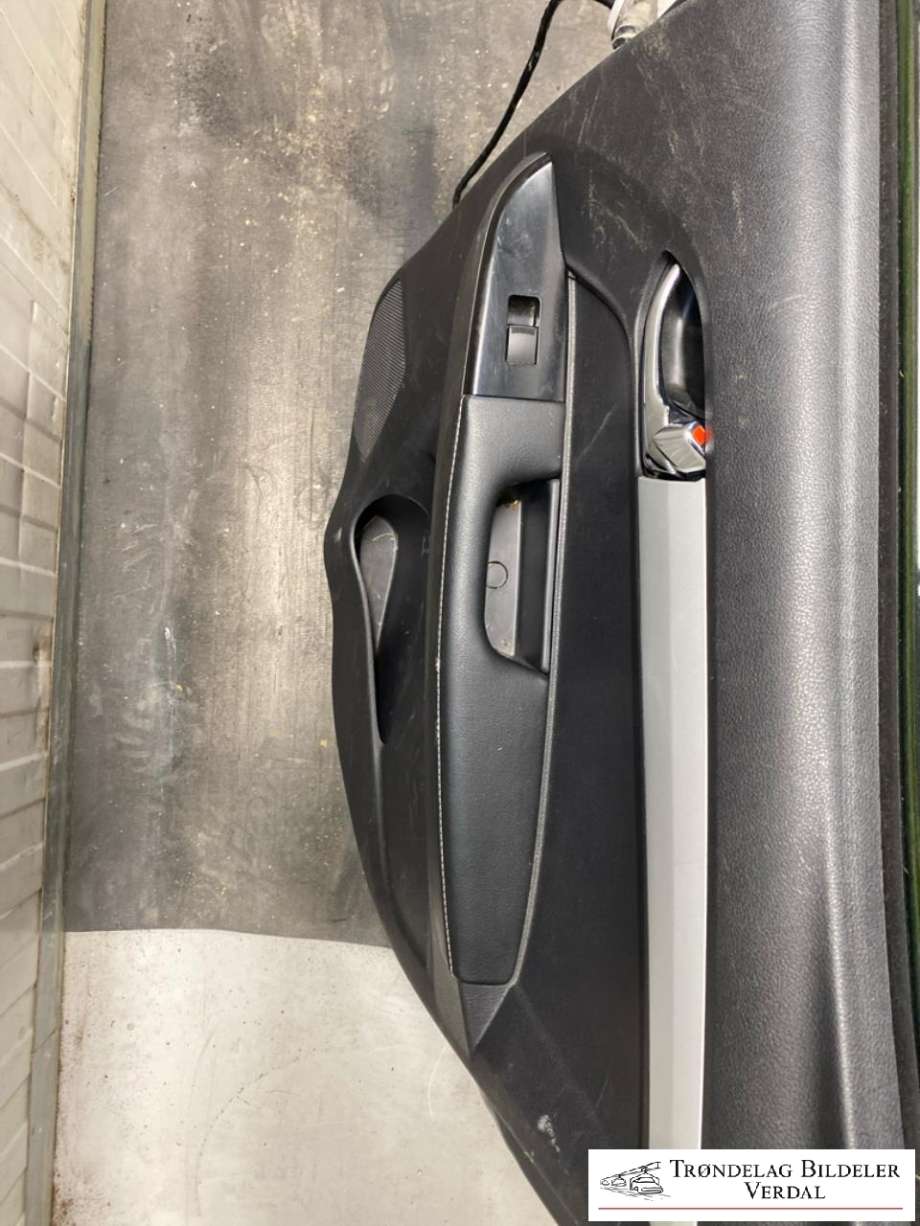Dør høyre bak til Isuzu D-Max 2017-2020 (Type II, Fase 2)