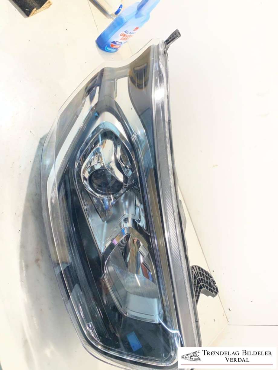 Frontlykt høyre halogen til Ford Transit Custom, 2013-2023 (Type I)  (2481753)