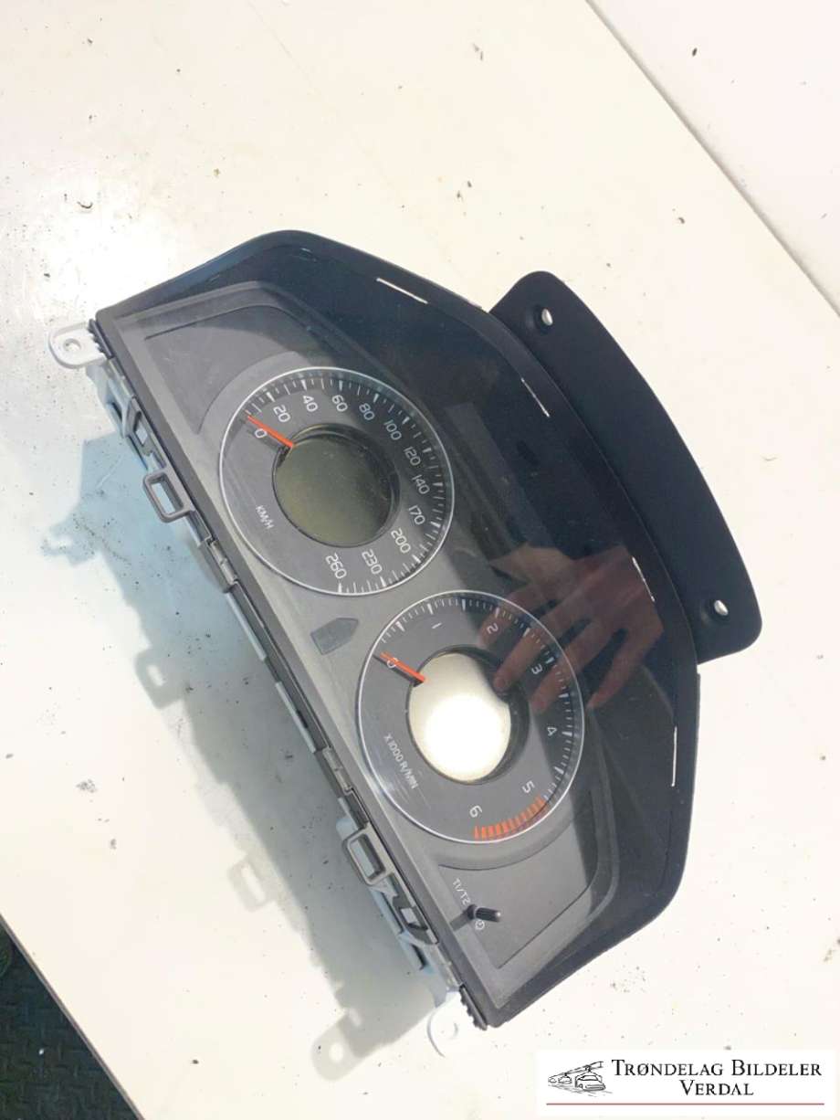 Instrumentpanel til Volvo XC70, 2008-2013 (Type II, Fase 1) (31270899AA)