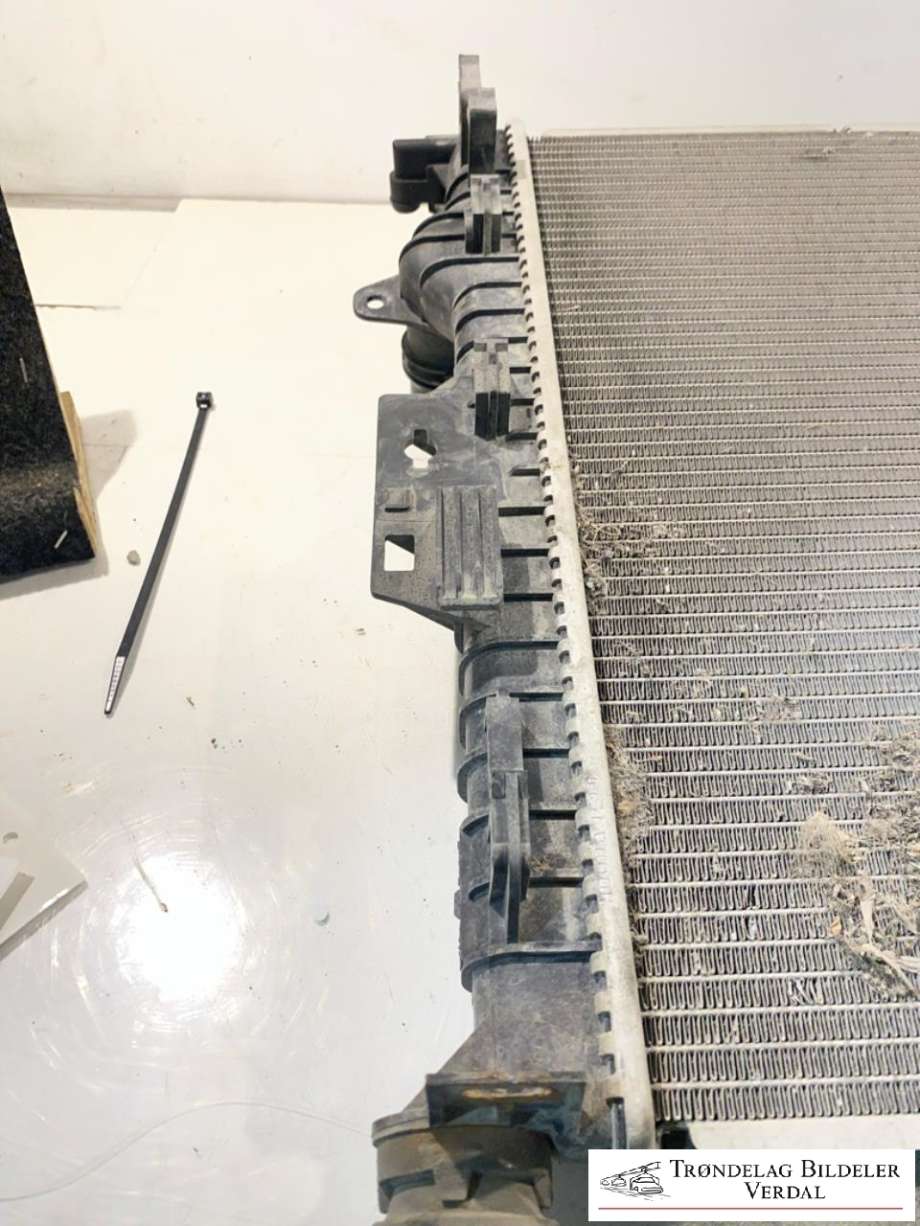 Radiator (automat gir) til Volvo XC70 2008-2013 (Type II, Fase 1)
