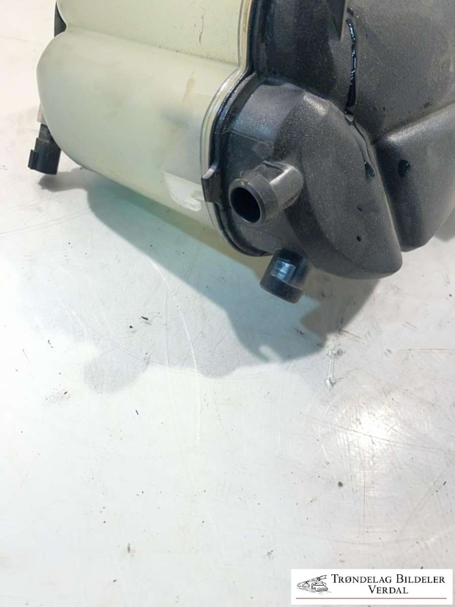 Ekspansjonstank til Volvo XC70 2008-2013 (Type II, Fase 1)  