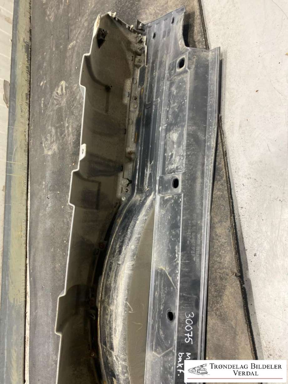 Støtfanger bak midtre del til Mitsubishi Pajero 2007-2016 (Type IV, Fase 1)