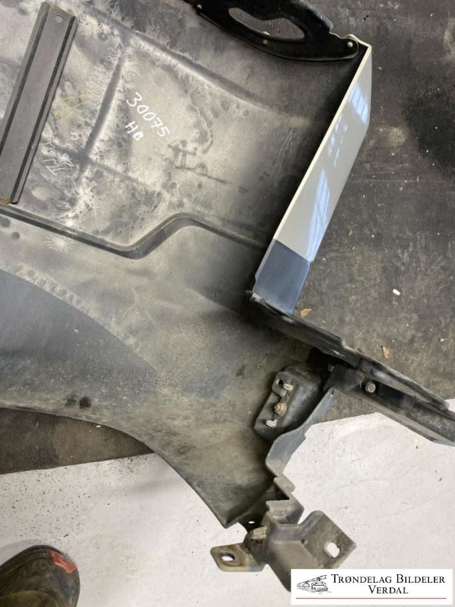 Støtfangerving høyre bak til Mitsubishi Pajero 2007-2016 (Type IV, Fase 1)