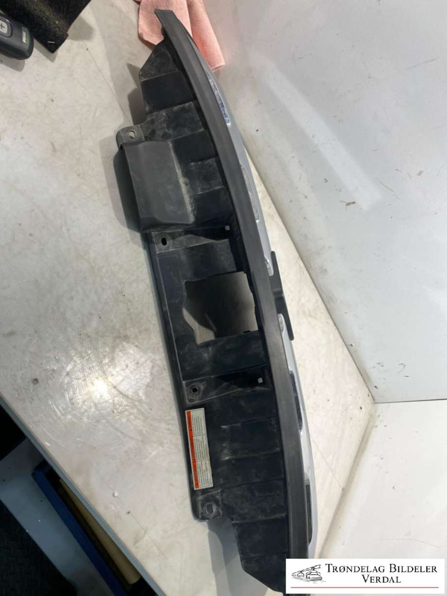 Grill til Suzuki Vitara 2015-->> (Type IV)  (72110-54P20-C48|)