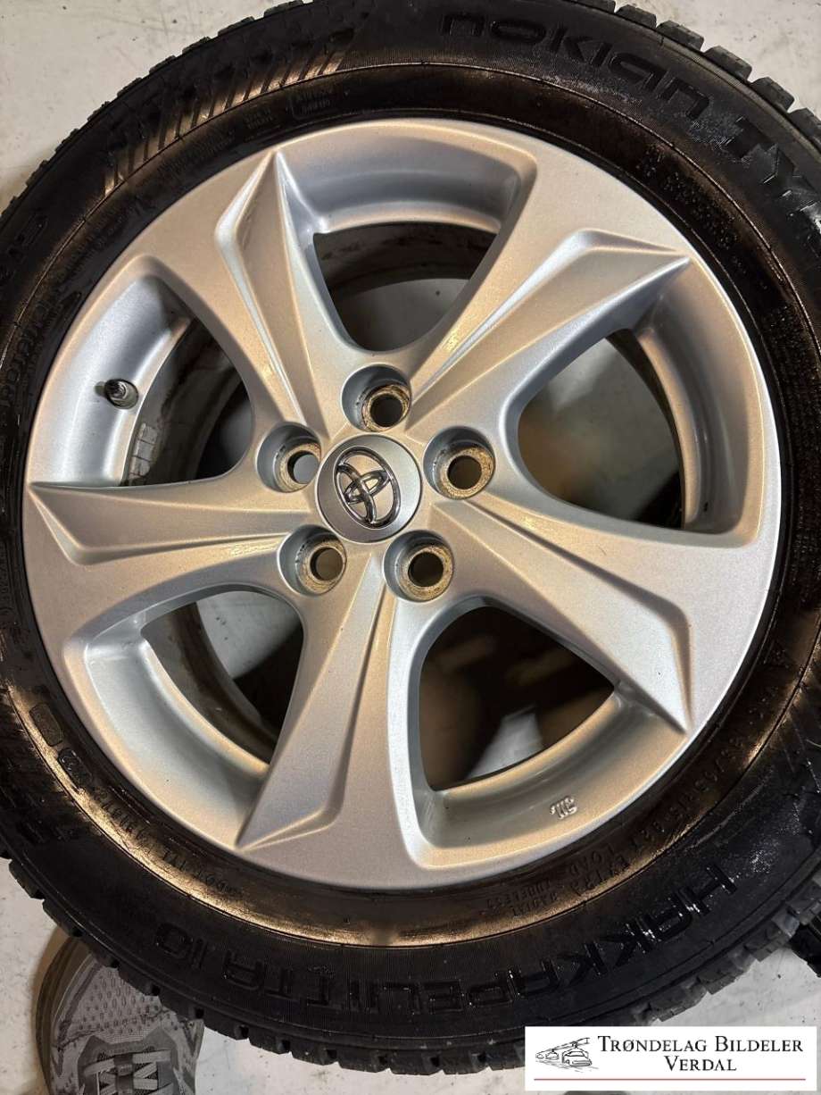 Hjulsett aluminium vinter til Toyota Yaris 2020-->> (Type IV)  (NOKIAN HAKKA 10|185/65R15|DYBDE 7 MM|PROD. 0422)
