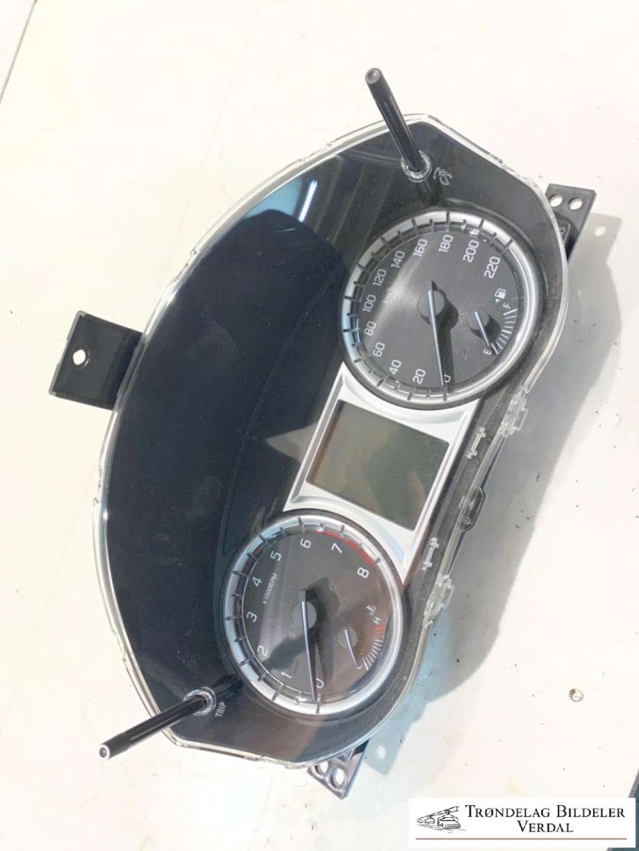 Instrumentpanel til Suzuki Vitara, 2015-->> (Type IV) (34100-54PD3-000)