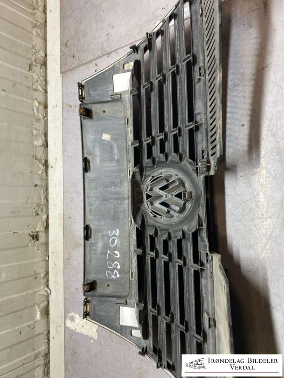 Grill til VW Passat 2005-2010 (B6) (B6) (3C0 853 651 AD|3C0 853 651 AD PWF|)