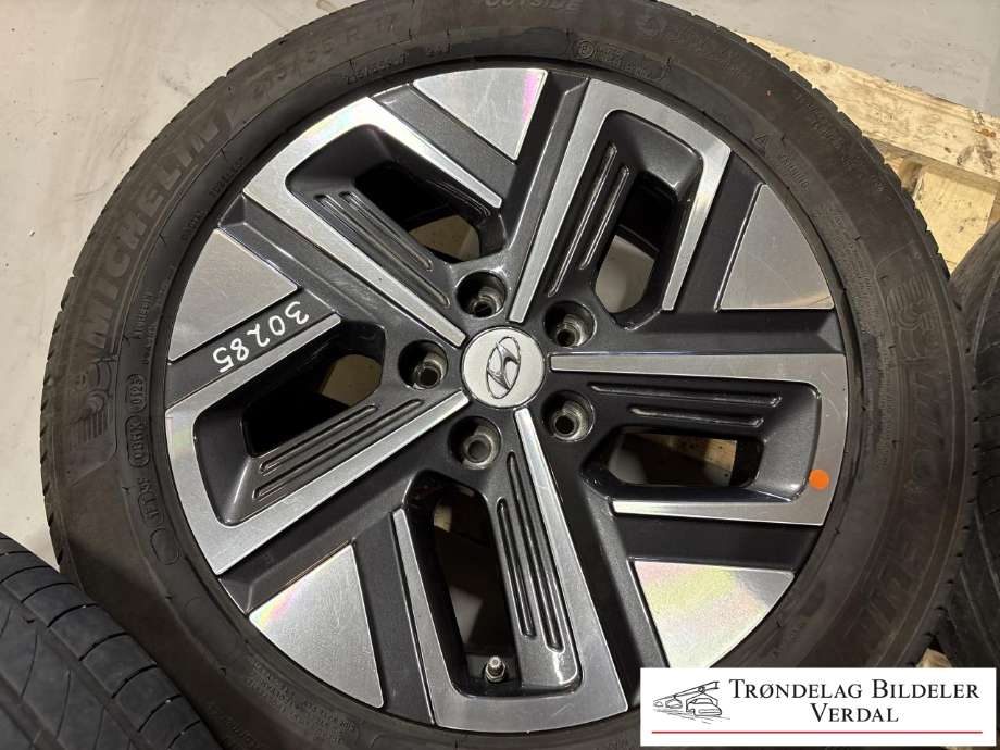 Hjulsett aluminium sommer til Hyundai Kona 2021-2023 (Type I, Fase 2) (MICHELLIN|215/55R17|DOT: 0123|DYBDE: 5|5MM)