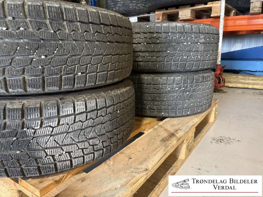 Hjulsett aluminium vinter til Hyundai Kona 2021-2023 (Type I, Fase 2)  (YOKOHAMA PIGGFRI|215/55R17|DOT: 0722|DYBDE: 6|5MM)