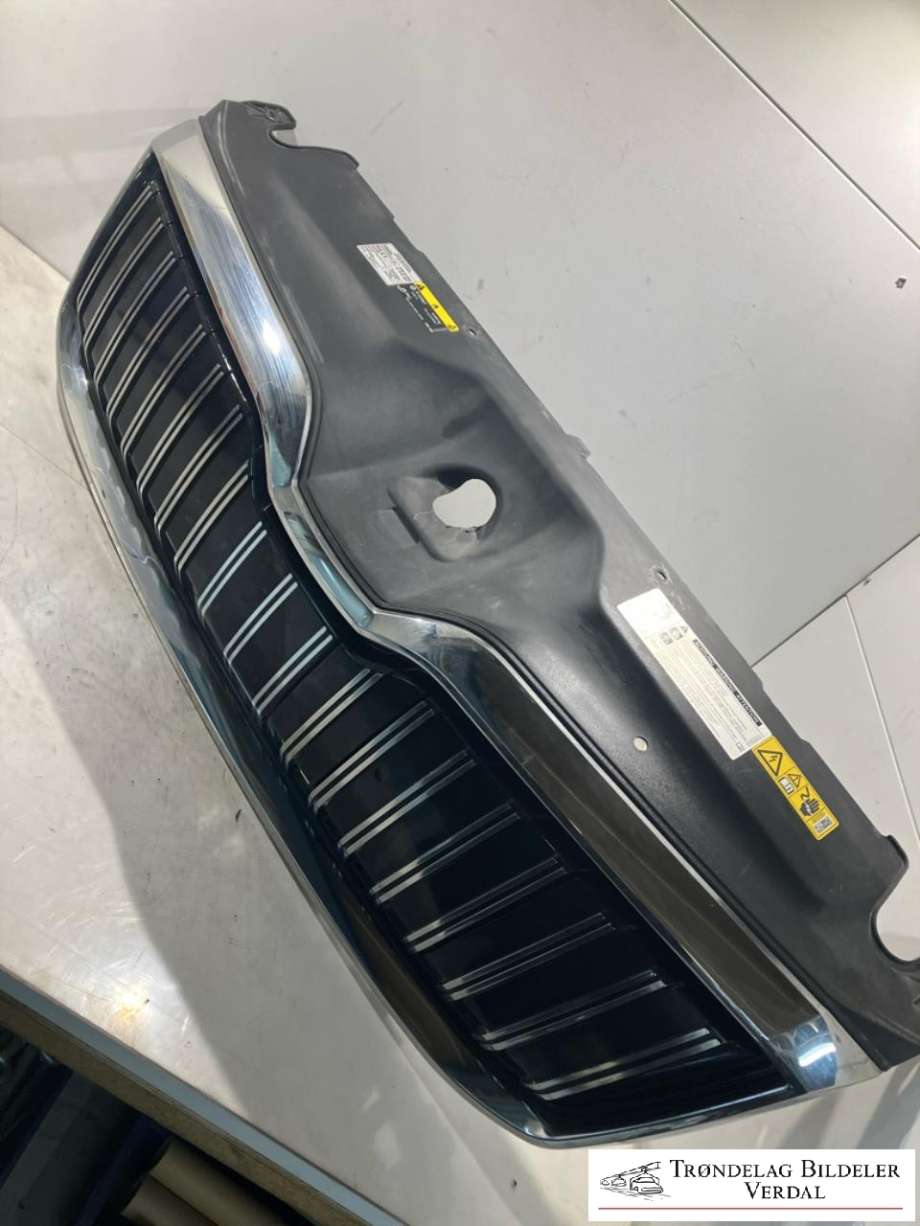 Grill til Škoda Superb 2015-->> (Type III) (3V0 853 653 J|)