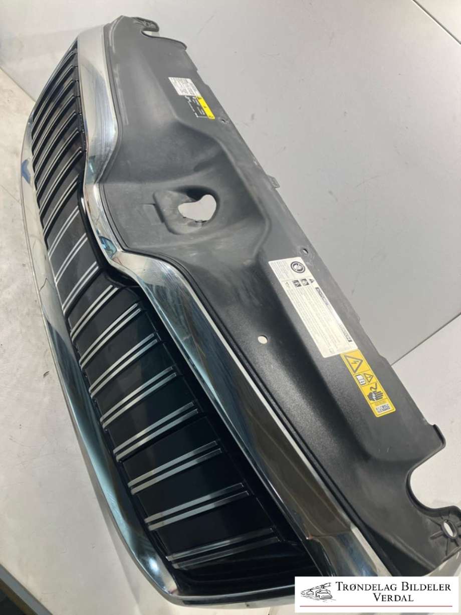 Grill til Škoda Superb 2015-->> (Type III) (3V0 853 653 J|)