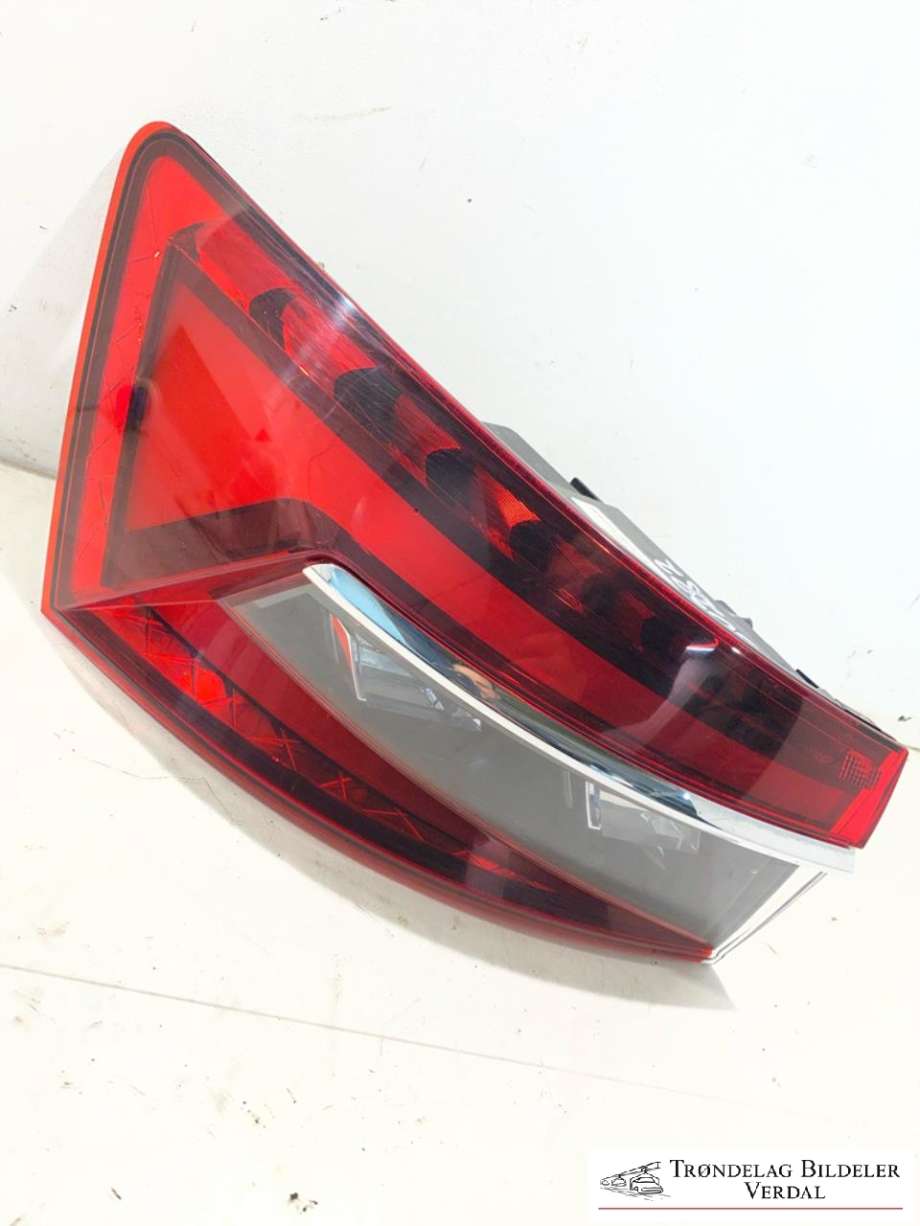 Baklykt venstre ytre til Škoda Superb, 2015-->> (Type III) (3V9 945 207 C)