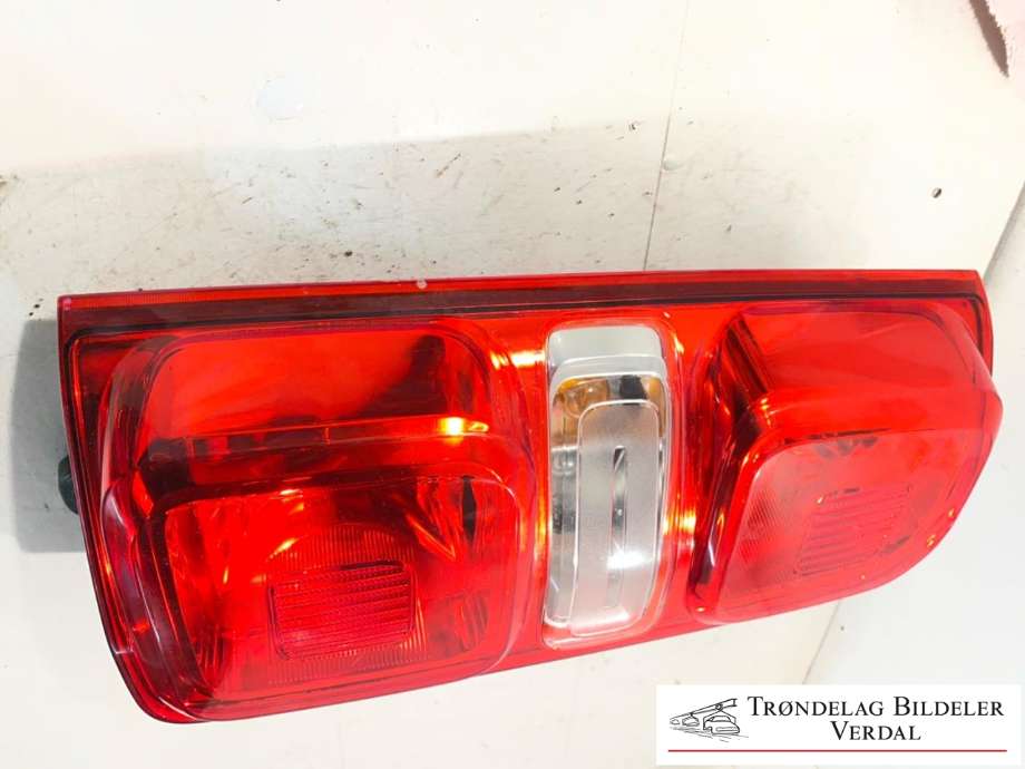 Baklykt venstre til Toyota Proace 2016-->> (Type II) (9808243182|02203900|)