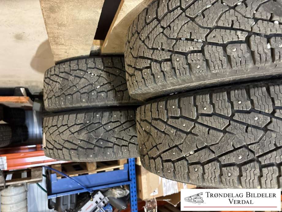 Hjulsett stål vinter til VW Transporter / Caravelle 2015-2019 (T6) (T6) (NORDMAN NORTH C|205/65R16C|DOT: 3324|DYBDE: 7MM)