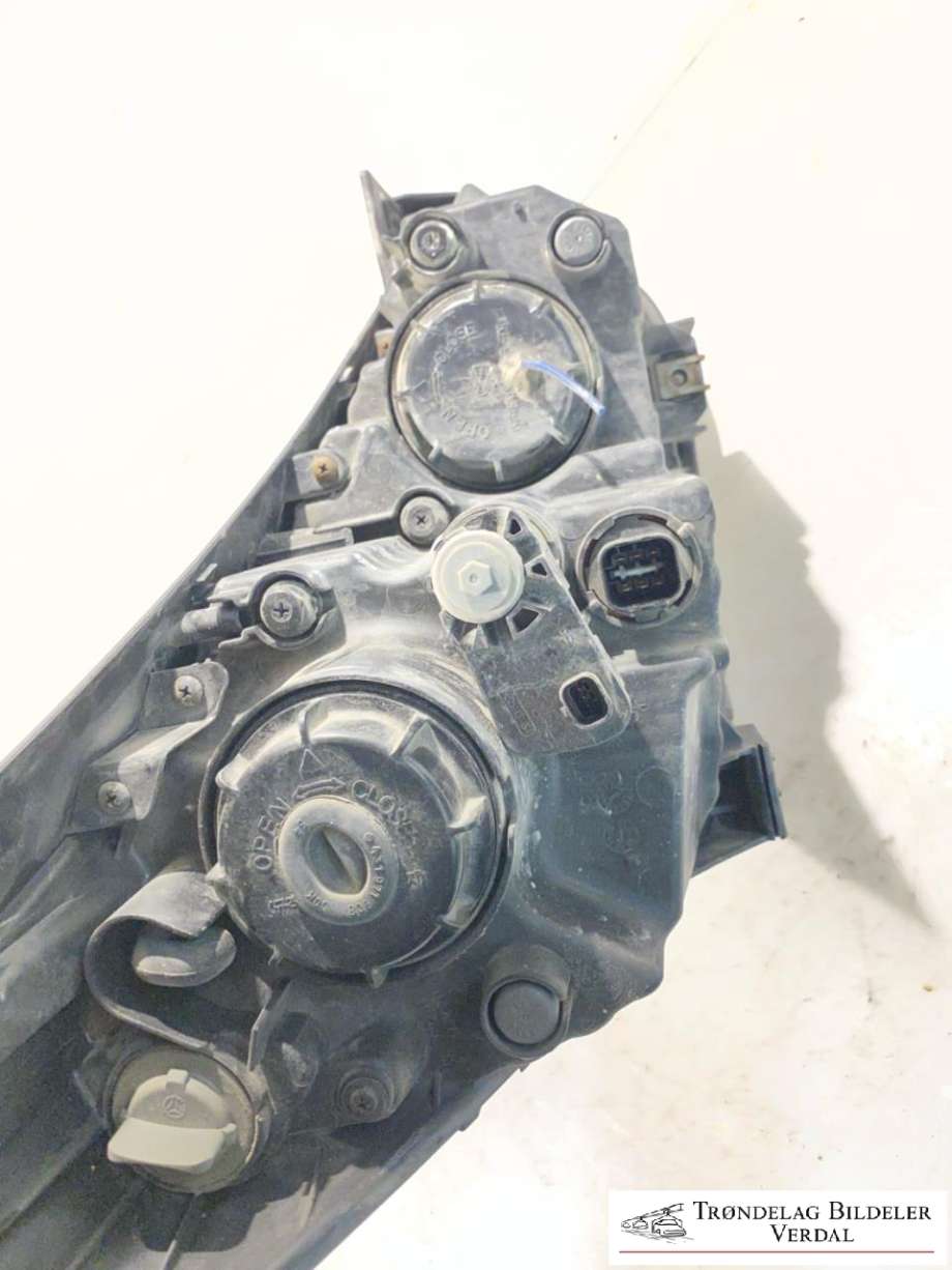 Frontlykt venstre xenon til Hyundai Ix35 2010-2015  