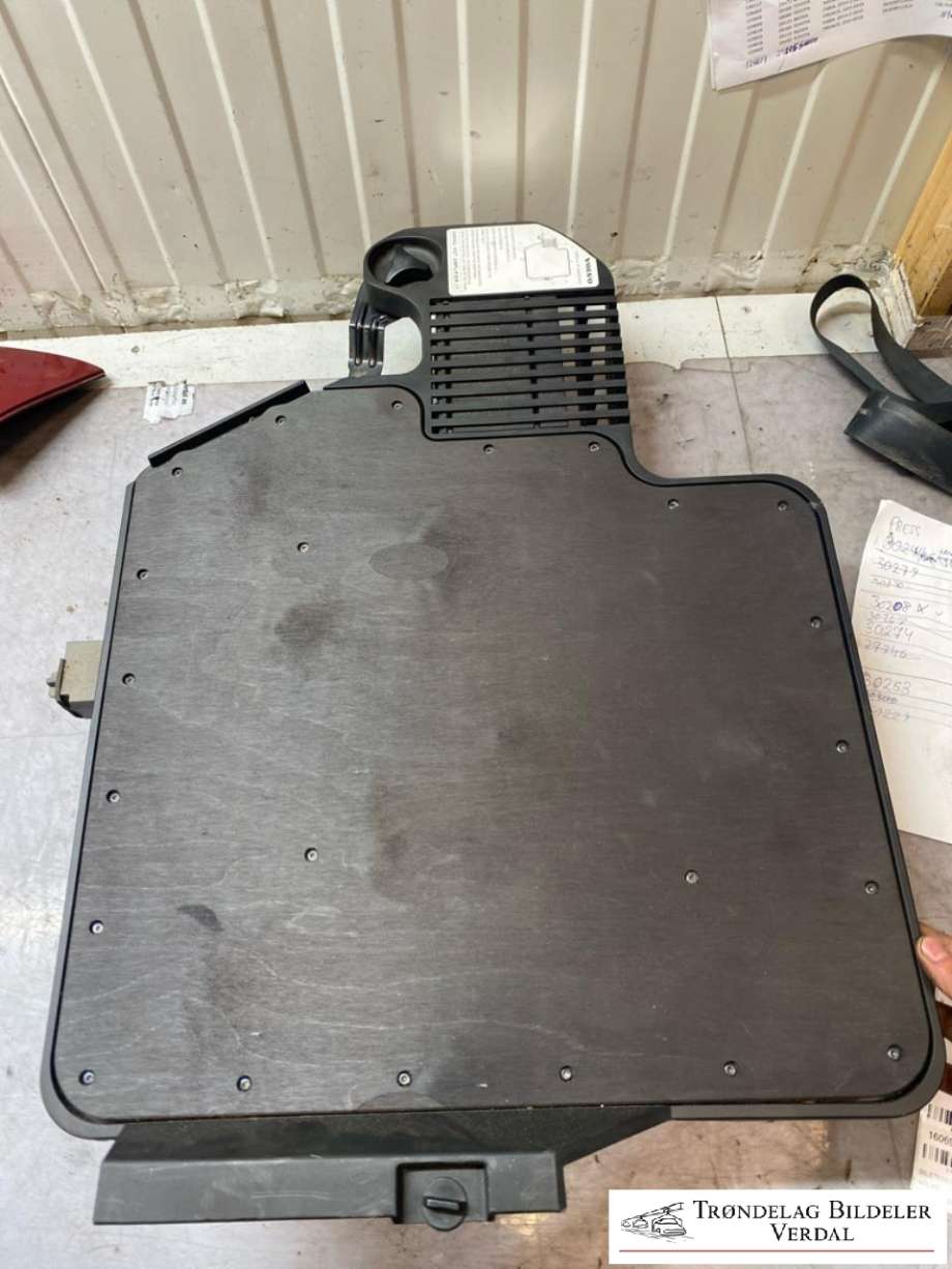 Bilstereo sub-woofer til Volvo V70 2000-2004 (Type II, Fase 1)