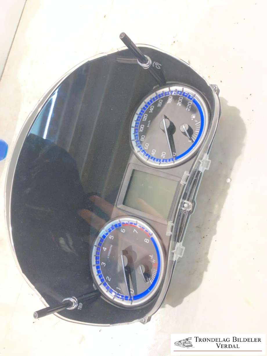Instrumentpanel til Suzuki SX4 S-CROSS 2013-->> (Type II) (3411061MA|3411061MA3|)