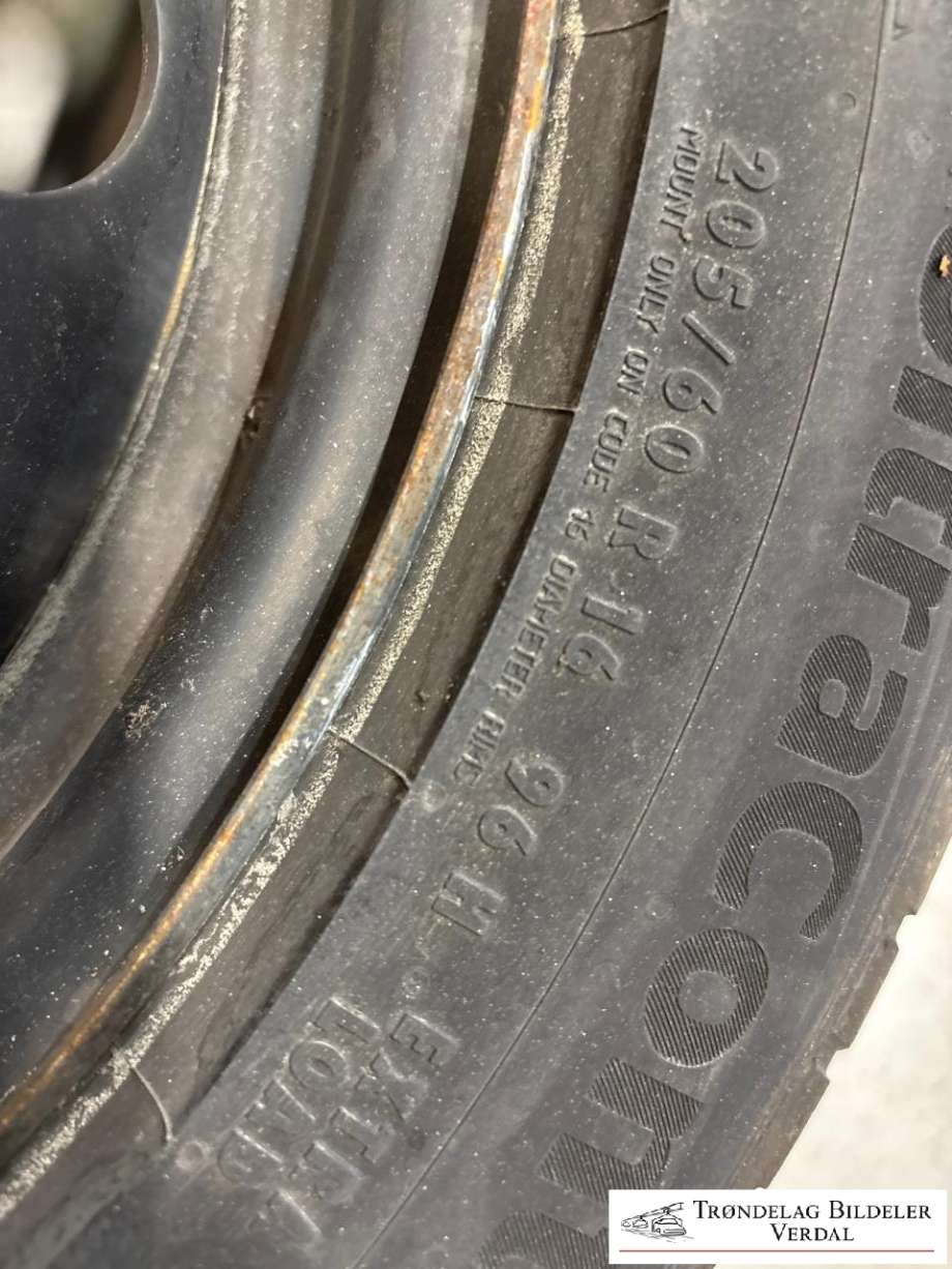 Hjulsett stål sommer til Citroën Berlingo 2019-->> (Type III) (CONTINENTAL ULTRA CONTACT|205/60R16|DOT: 5024|DYBDE: 8MM)