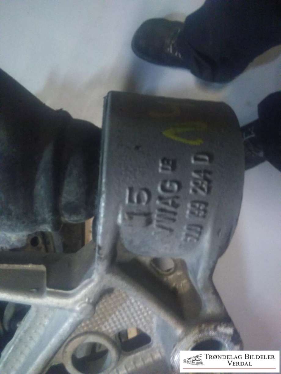 Bærebru høyre foran nedre til VW Polo 2005-2009 (Type IV, Fase 2)  (|951102)