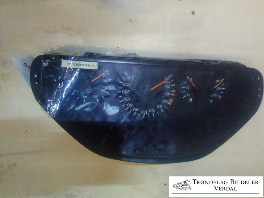Instrumentpanel til Mercedes C-Klasse 1993-2000 (W202) (W202) (VDO|2025405948||351518)