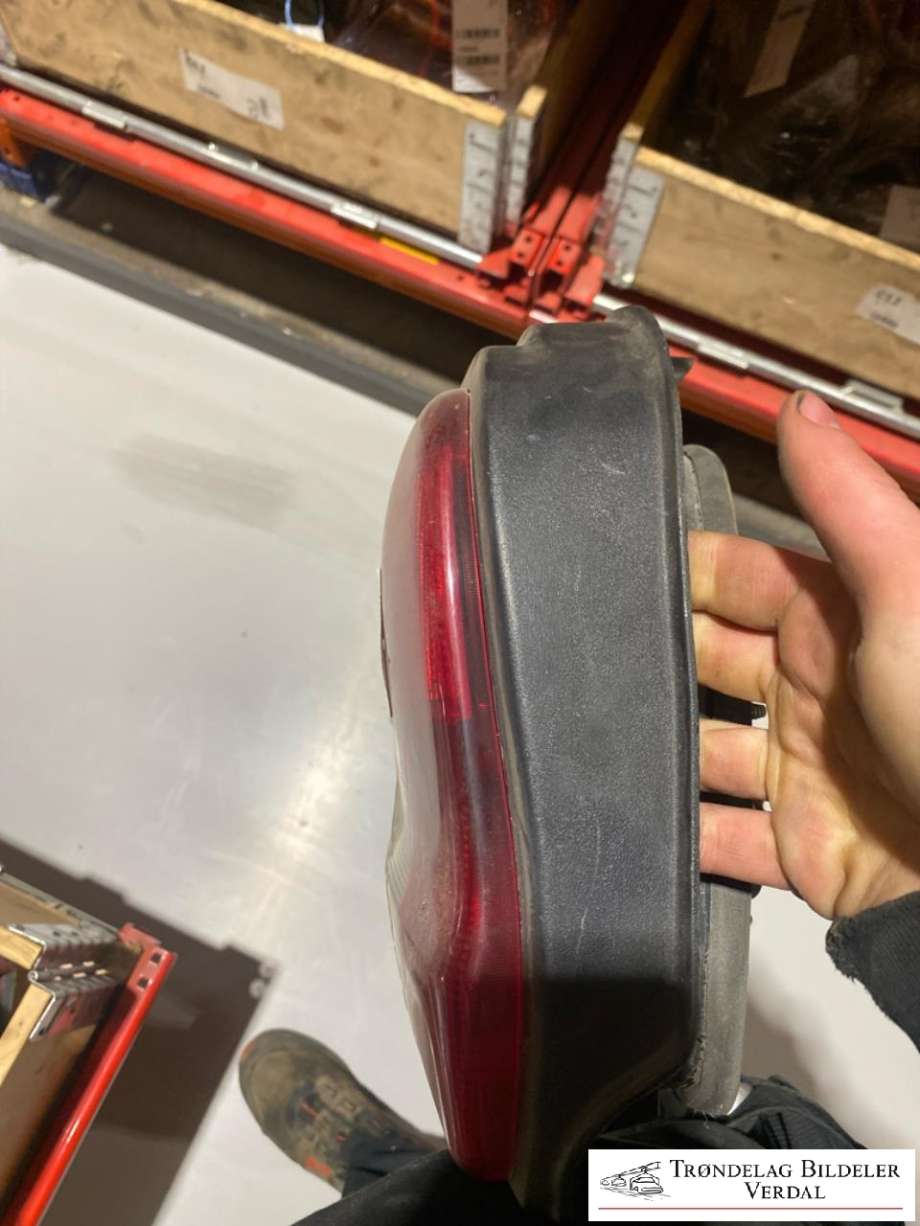 Baklykt venstre til Chrysler Neon 1995-1999 (Type I)  (|091216)