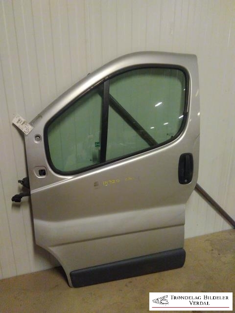 Dør venstre foran til Opel Vivaro A, 2001-2006  