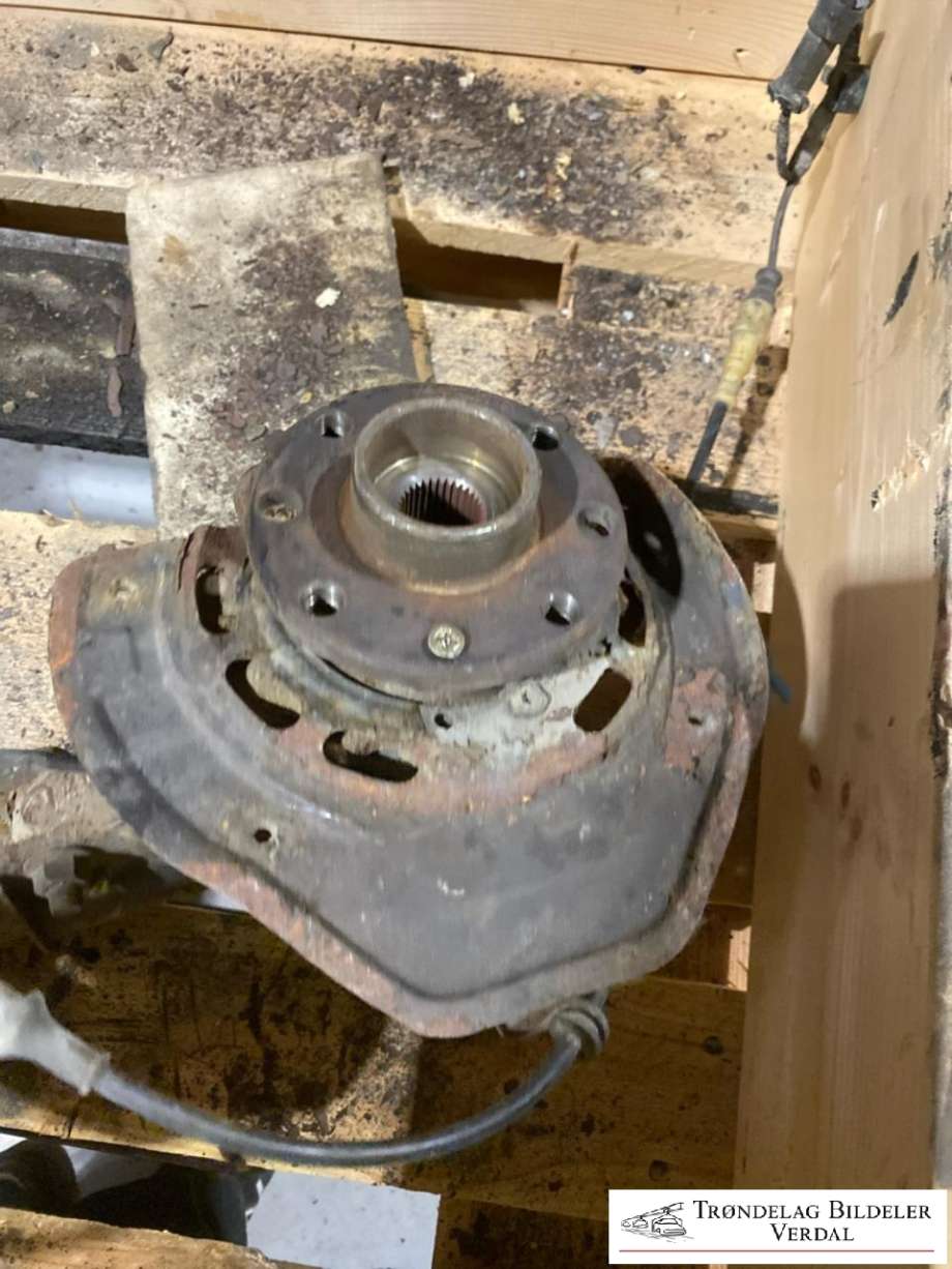 Hjulspindel høyre foran til Opel Vectra B 1996-2001 (|501532)