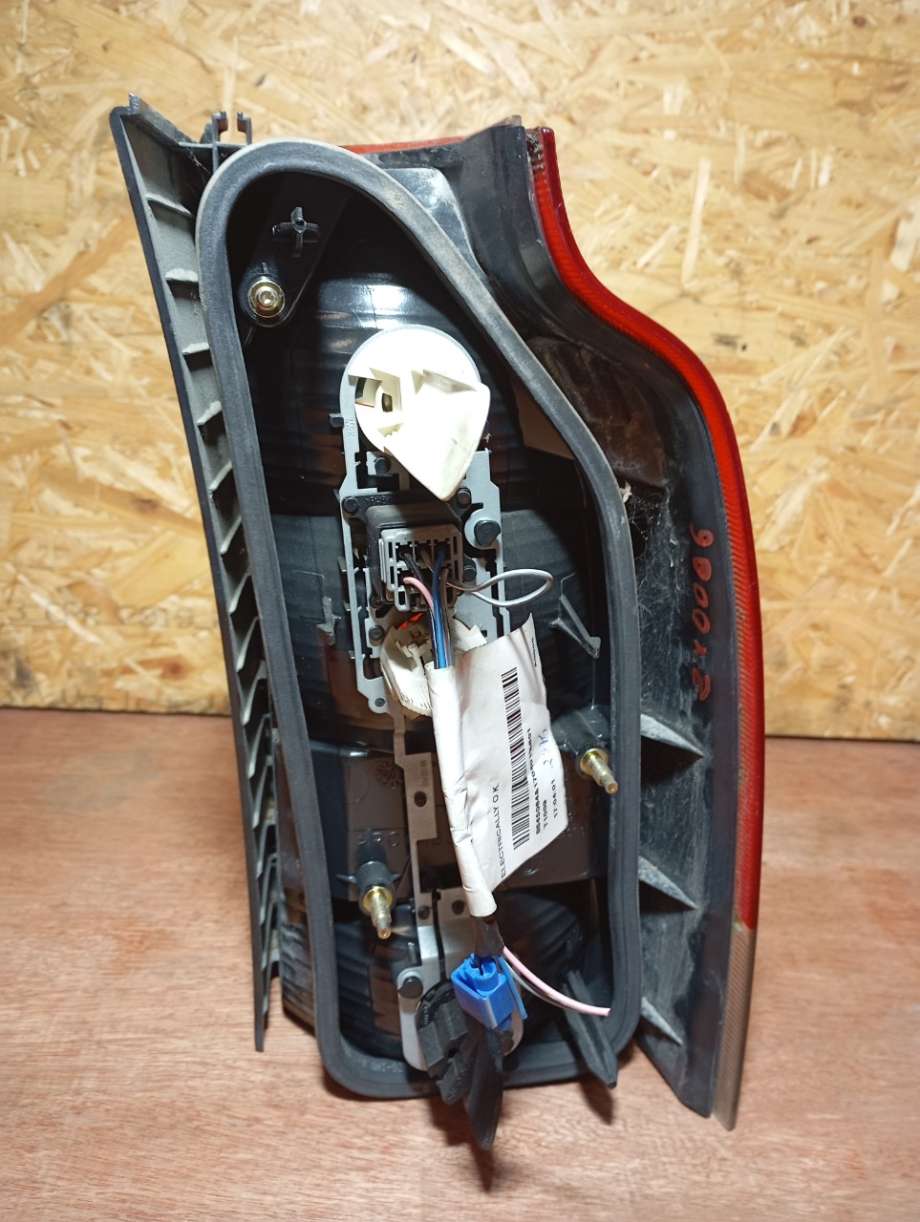 Baklykt venstre til Volvo XC70 2001-2004 (Type I, Fase 1) (VOLVO||9154497ECE)