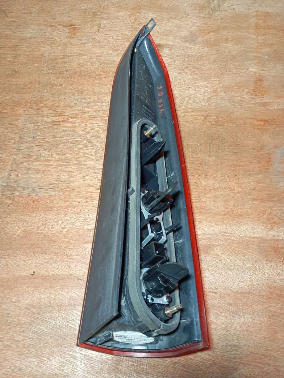 Baklykt venstre til Volvo XC70 2001-2004 (Type I, Fase 1)  (VOLVO||9154493ECE)