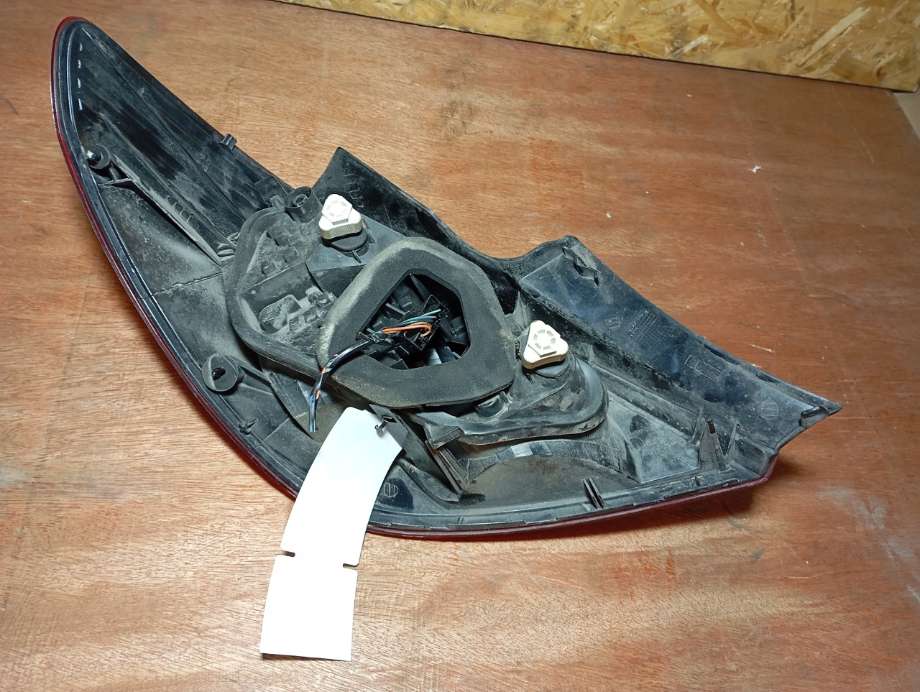 Baklykt høyre til Opel Corsa D 2006-2014  (89392996|)