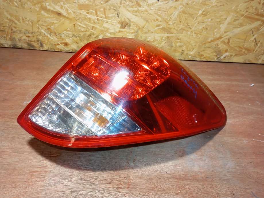 Baklykt høyre til Toyota RAV4 2006-2009 (Type III, Fase 1)  