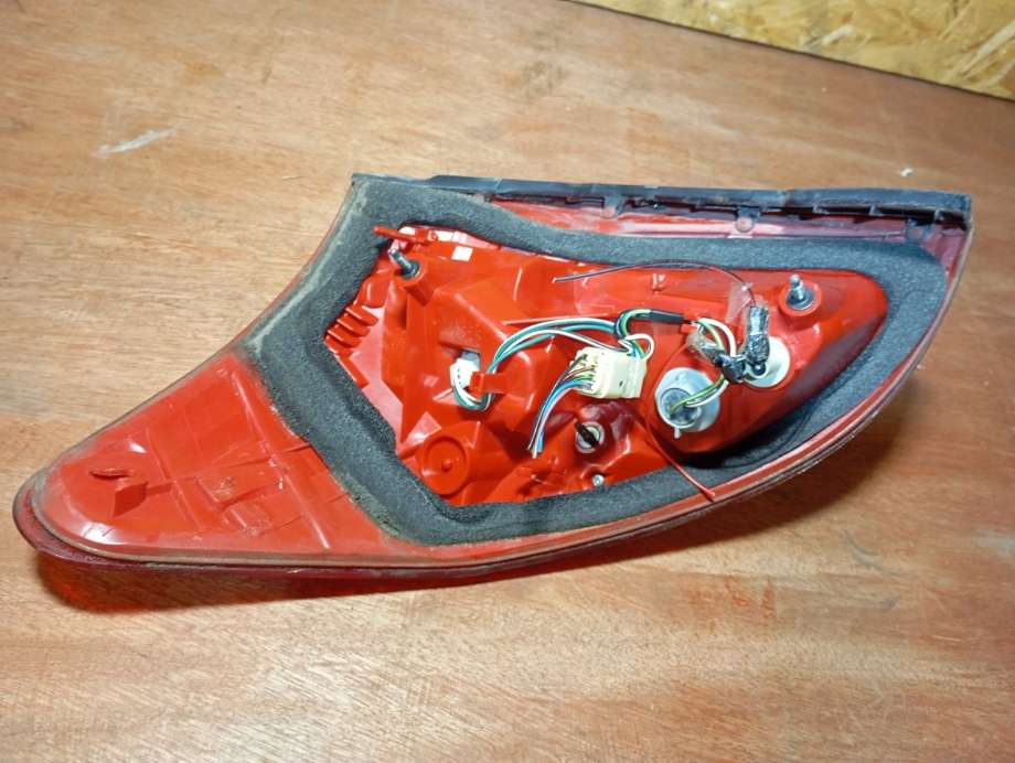 Baklykt høyre til Toyota RAV4 2006-2009 (Type III, Fase 1)  