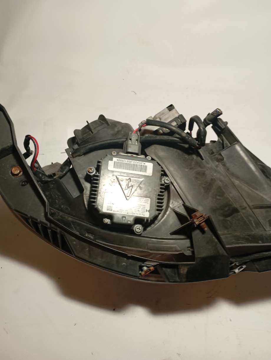 Frontlykt venstre xenon til Subaru Impreza 2008-2012 (Type III)