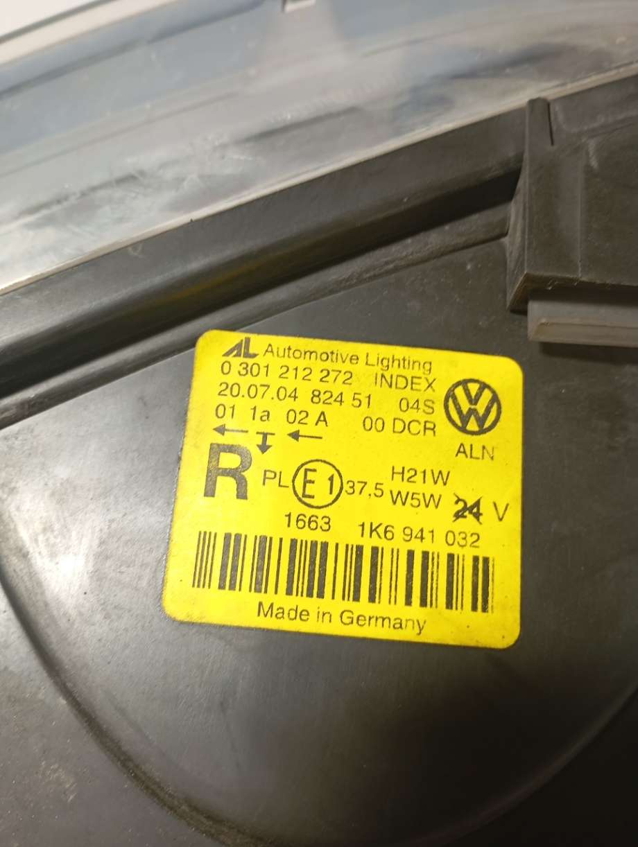 Frontlykt høyre xenon til VW Golf V, Combi 2003-2008  (0301212272|)