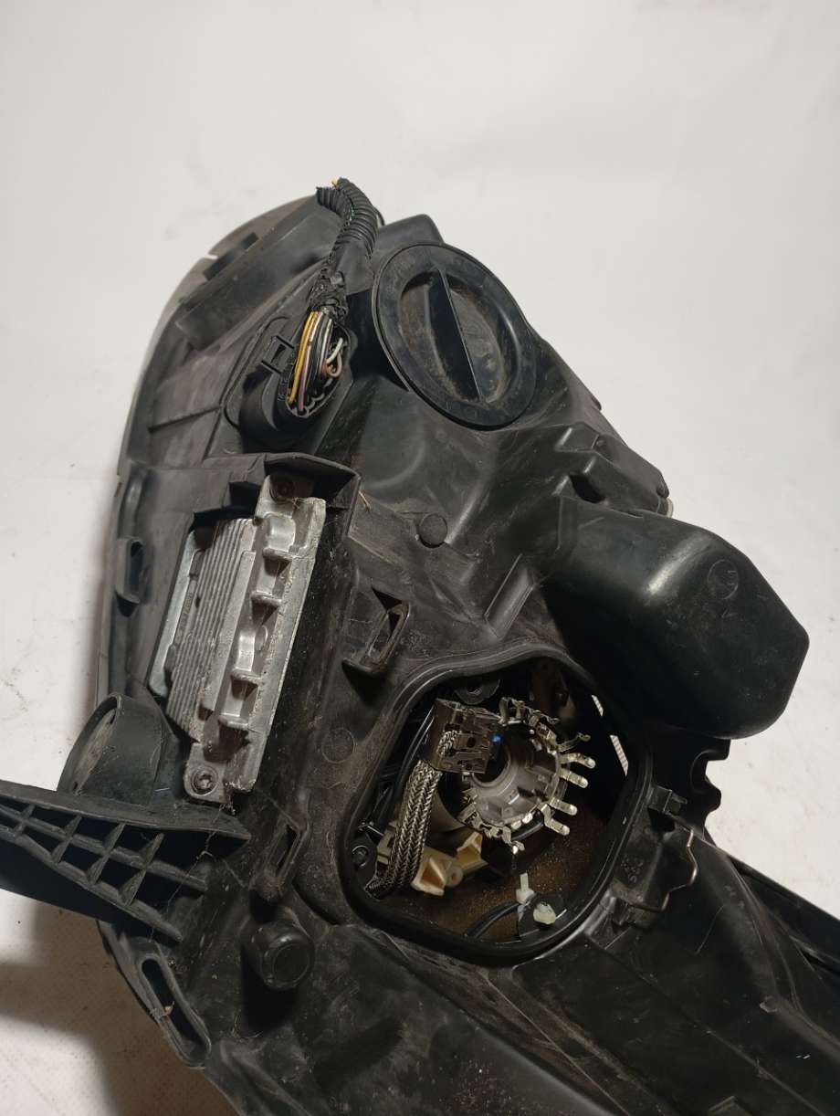 Frontlykt høyre xenon til Ford C-Max 2010-2015 (Type II, Fase 1) (89502240|)
