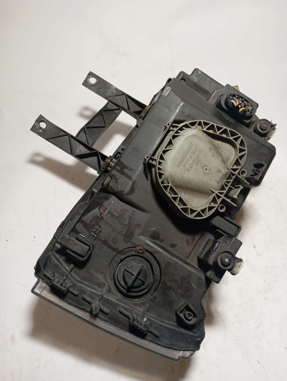 Frontlykt høyre halogen til VW Transporter / Caravelle 2003-2009 (Fase 1) (T5) (T5) (|7h1941016n)