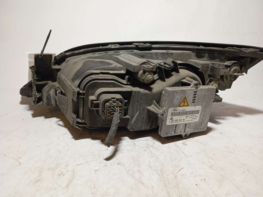 Frontlykt høyre xenon til Ford Mondeo 2001-2007 (Type III)  (|0301174272)