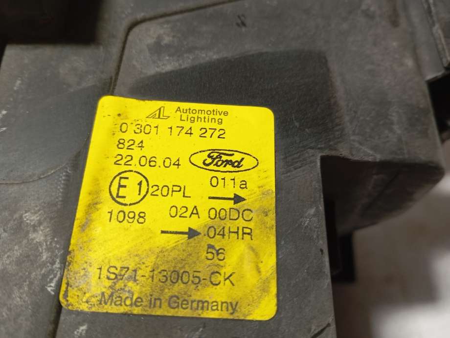 Frontlykt høyre xenon til Ford Mondeo 2001-2007 (Type III)  (|0301174272)