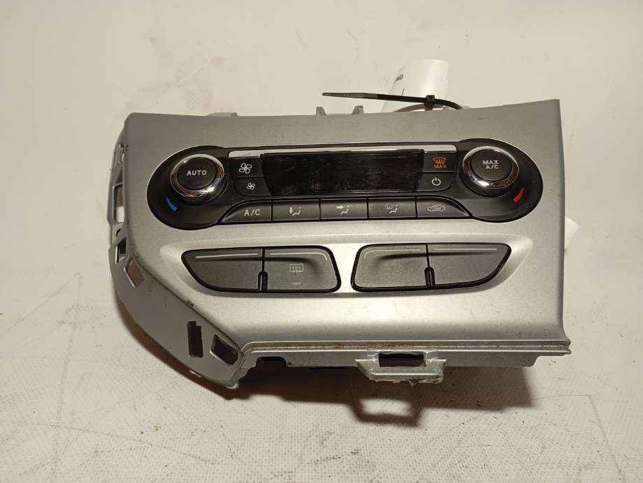 Varmeapparat betjening til Ford Focus 2011-2014 (Type III, Fase 1) (|bm5t18c612cl)