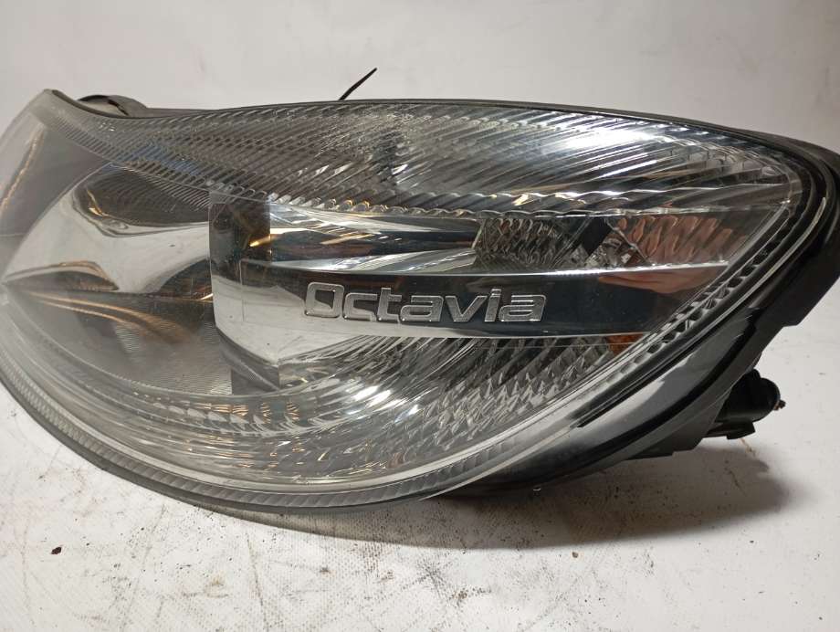 Frontlykt venstre halogen til Škoda Octavia 2005-2008 (Type II, Fase 1)  (|1z1941015f)