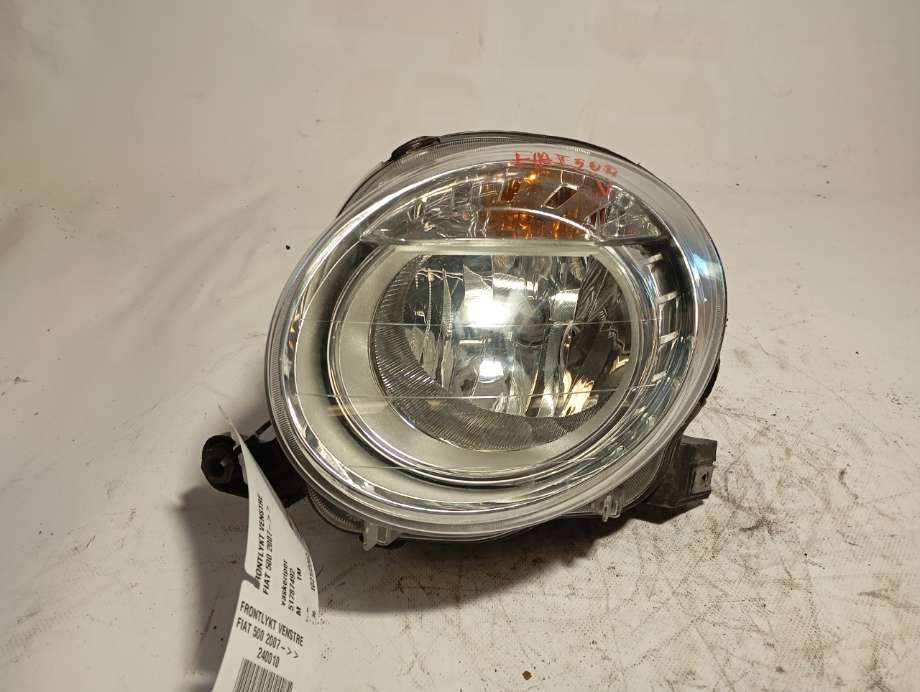 Frontlykt venstre halogen til Fiat 500, 2008-2020 (Fiat|)